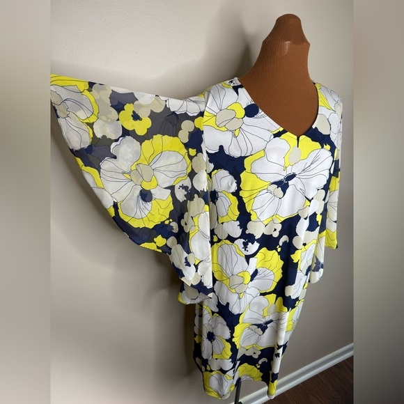 Dress Barn Floral Dress Bell Sleeves Size Medium - Picture 2 of 9